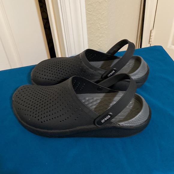 Crocs - Picture 13 of 14